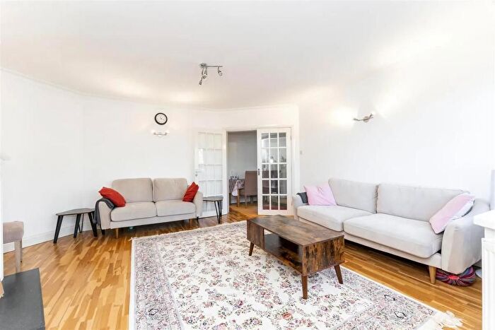 2 Bedroom Flat To Rent In Hanger Court, London, W5