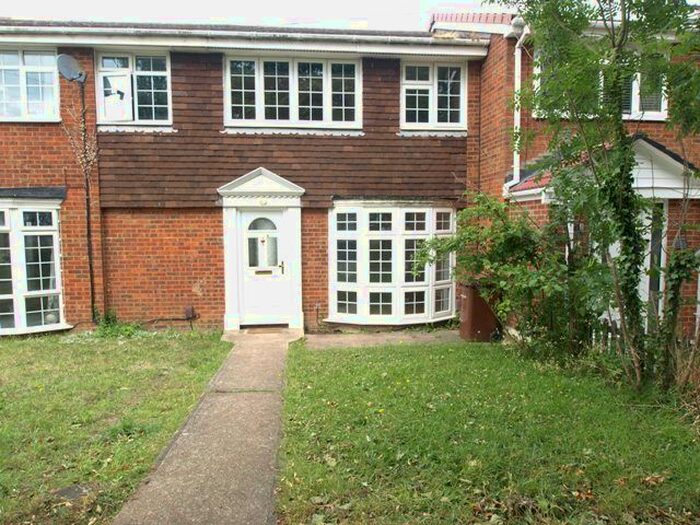 3 Bedroom Terraced House To Rent In Mierscourt Road, Gillingham, ME8