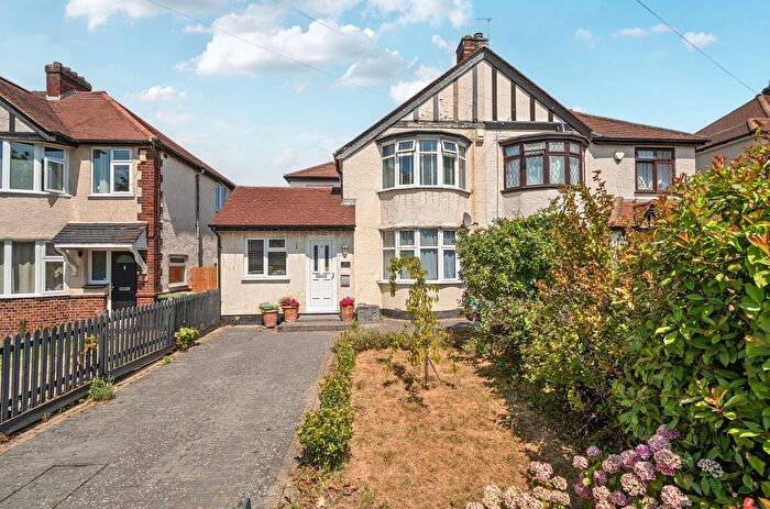 3 Bedroom Semi-Detached House For Sale In Southborough Lane, Bromley, BR2