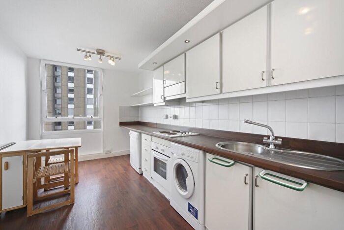 2 Bedroom Flat For Sale In Bramlands Close, Battersea, London, SW11