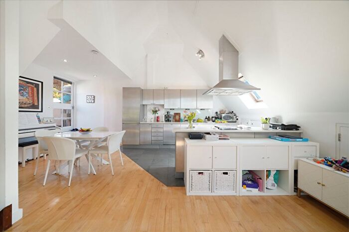 3 Bedroom Flat For Sale In Linstead Street, West Hampstead, NW6