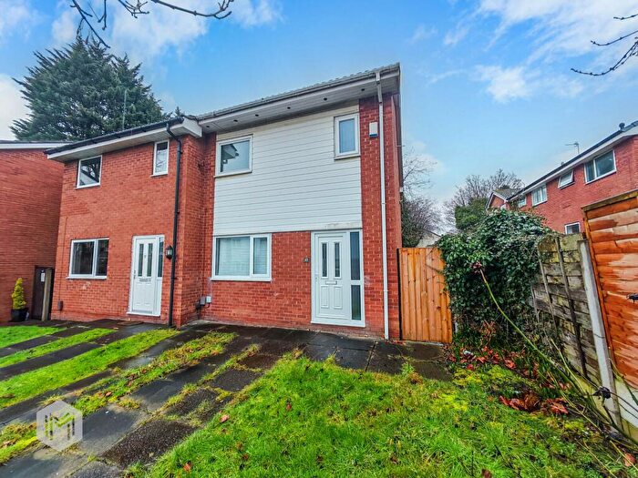3 Bedroom Semi-Detached House For Sale In Irvine Avenue, Worsley, M28