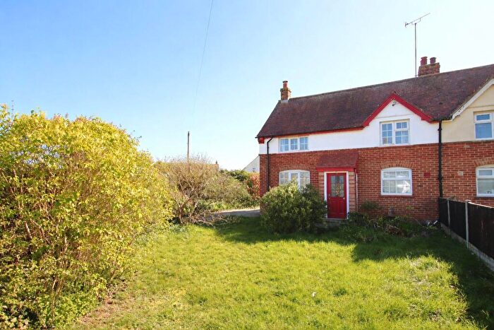 3 Bedroom Semi-Detached House For Sale In Harwich Road, Little Clacton, CO16