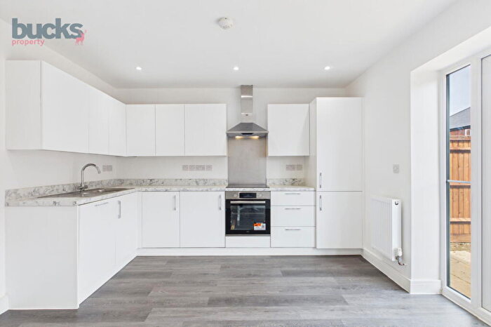 2 Bedroom Terraced House For Sale In Sanders Lane. Aylesbury., HP21