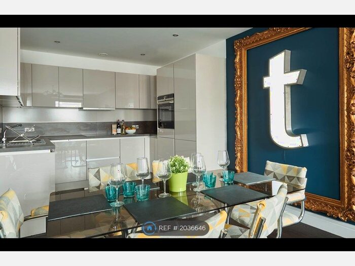 3 Bedroom Flat To Rent In Kingsland Road, London, E8