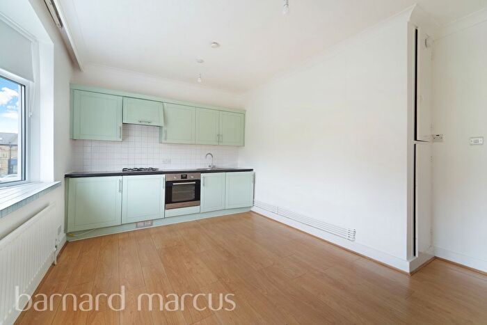2 Bedroom Flat To Rent In Griffiths Road, London, SW19
