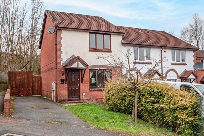 3 Bedroom End Of Terrace House For Sale In Plymouth Close, Headless Cross, Redditch, Worcestershire, B97