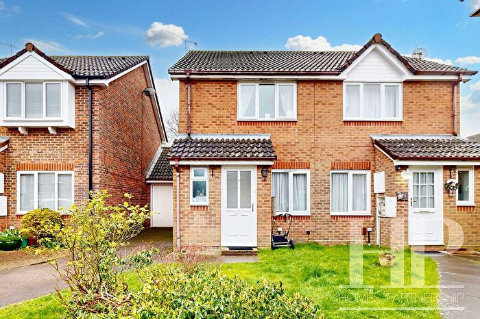 2 Bedroom Semi-Detached House To Rent In Auckland Close, Crawley, RH11