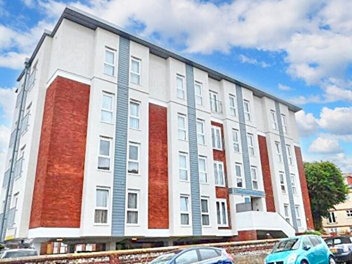 1 Bedroom Flat To Rent In St. Leonards Road Eastbourne, BN21