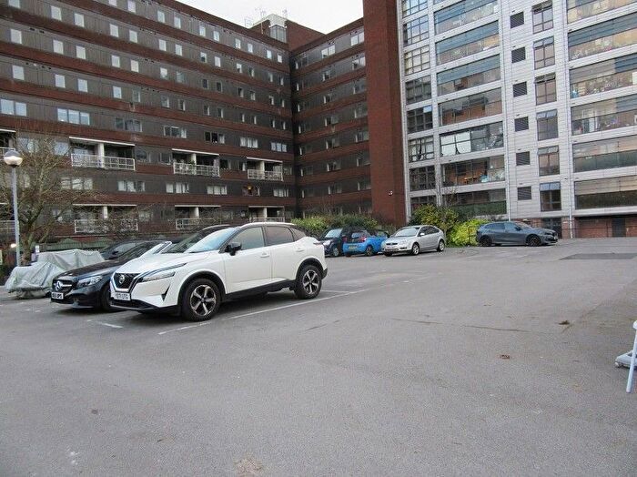 2 Bedroom Flat To Rent In Madison Apartments, Seymour Grove, Old Trafford, Manchester., M16