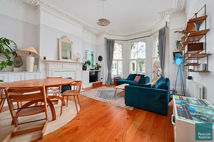 2 Bedroom Apartment To Rent In St Aubyns, Hove, BN3