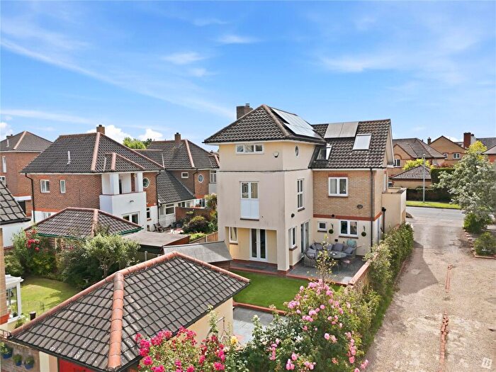 6 Bedroom Detached House For Sale In Inchbonnie Road, South Woodham Ferrers, Chelmsford, Essex, CM3