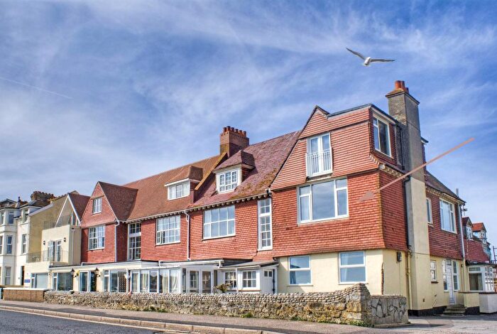 1 Bedroom Flat To Rent In East Walk, Seaton, Devon, EX12
