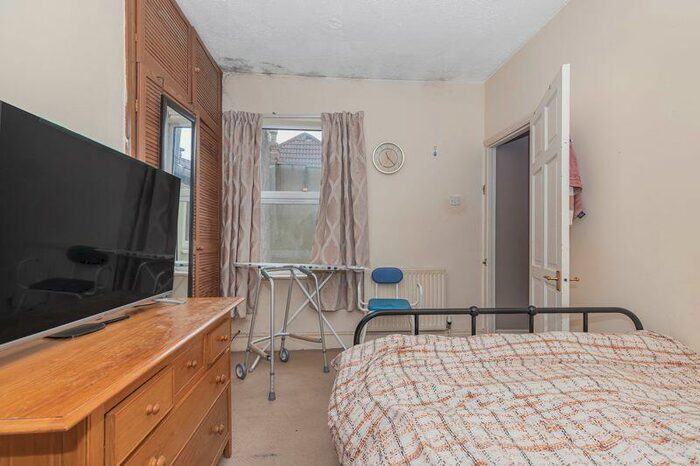 3 Bedroom Terraced House For Sale In Gerrish Avenue, Bristol, BS5