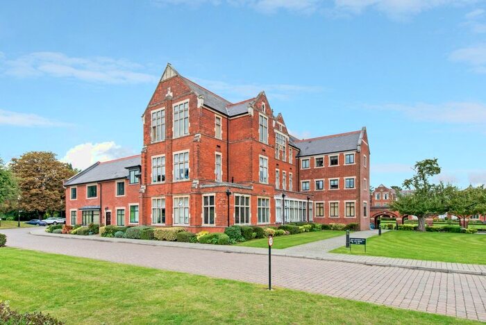 1 Bedroom Flat To Rent In Royal Connaught Drive, Bushey, WD23