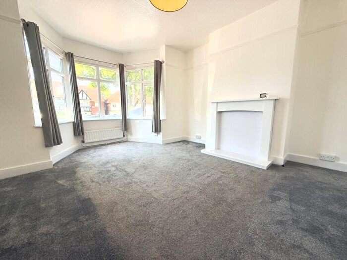 3 Bedroom House To Rent In Old Farm Road, Stetchford, B33