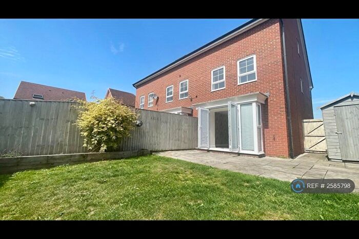 4 Bedroom Semi-Detached House To Rent In Buttercup Crescent, Northwich, CW8