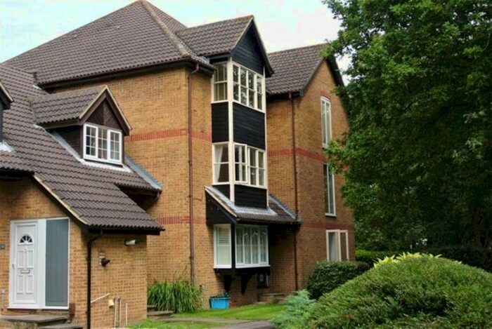 Apartment To Rent In Addlestone, KT15