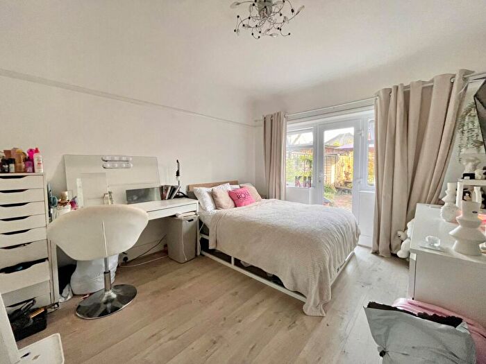 3 Bedroom Detached House For Sale In Pearson Avenue, Poole, BH14