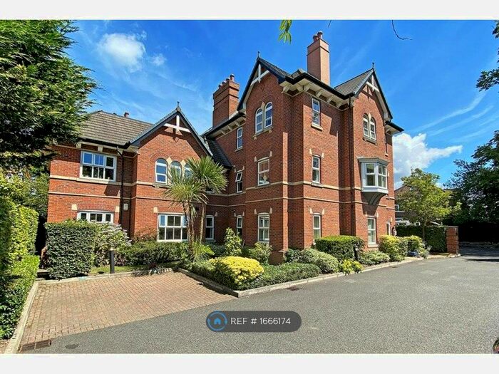 2 Bedroom Flat To Rent In Lynton Grove, Timperley, Altrincham, WA15