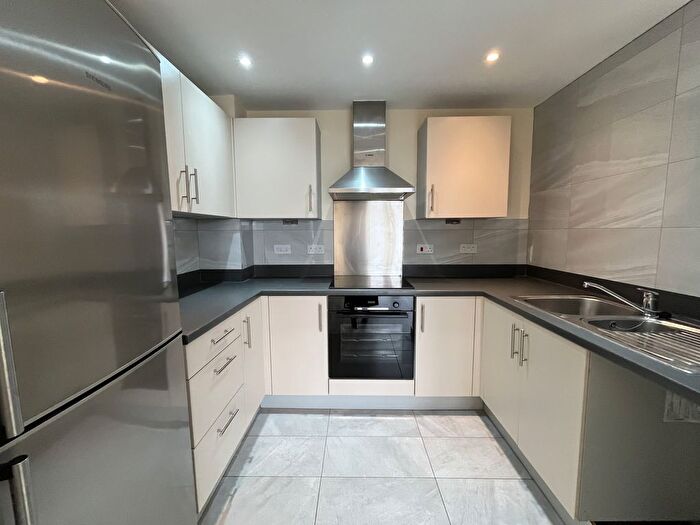 2 Bedroom Flat To Rent In Avenel Way, Poole, BH15