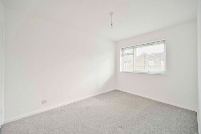 3 Bedroom Semi-Detached House To Rent In Newborough Green, New Malden, KT3