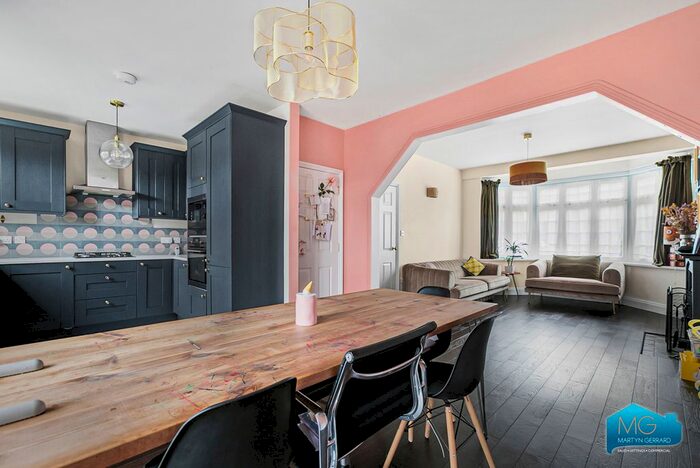 3 Bedroom Semi-Detached House To Rent In Colney Hatch Lane, Muswell Hill, London, N10