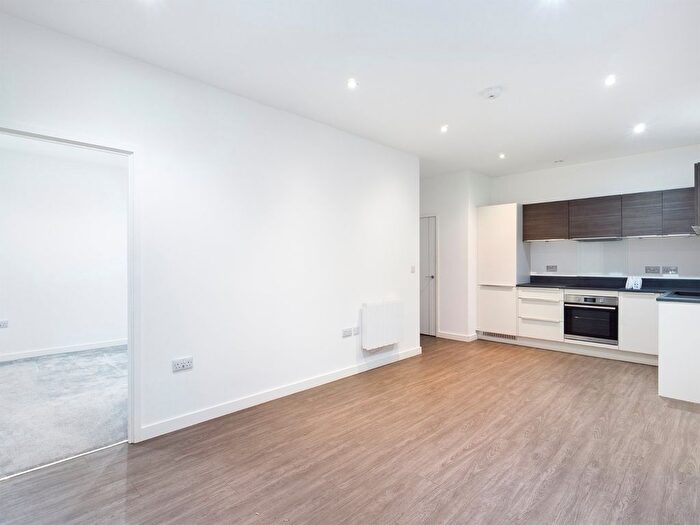 1 Bedroom Flat To Rent In Prestige House, - High Street, Egham, Surrey, TW20