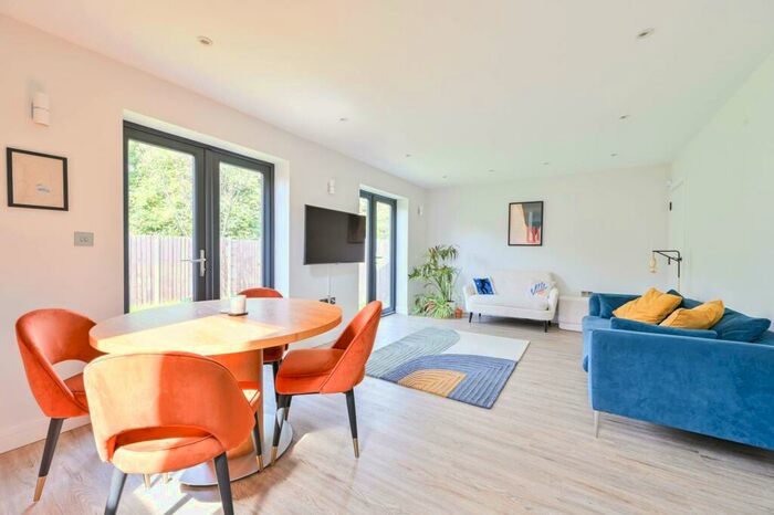 2 Bedroom Detached House To Rent In Dovedale Road, East Dulwich, London, SE22