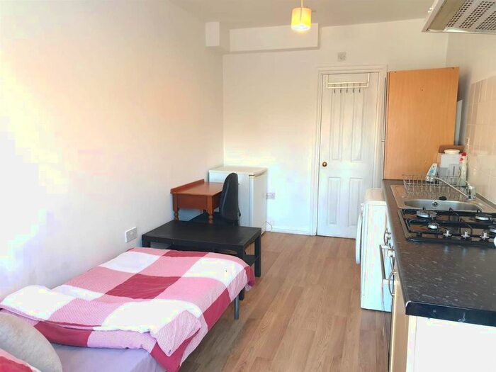 Studio To Rent In Hazelmere Road, Northolt, UB5