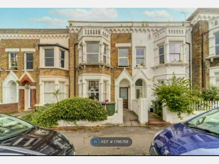 2 Bedroom Flat To Rent In Medora Road, London, SW2