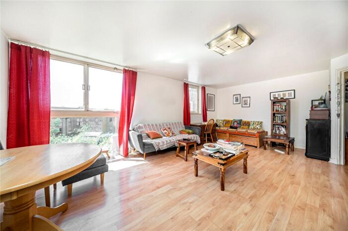 2 Bedroom Flat To Rent In Asher Way, London, E1W