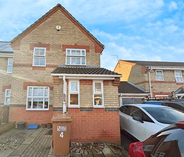 3 Bedroom Terraced House To Rent In Kingsmill Court, Hatfield, AL10