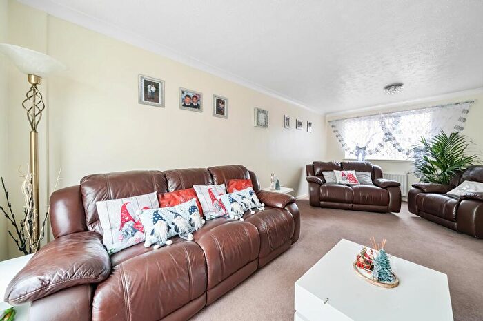 4 Bedroom Detached House For Sale In Sunningdale Gardens, North Bersted, Bognor Regis, PO22
