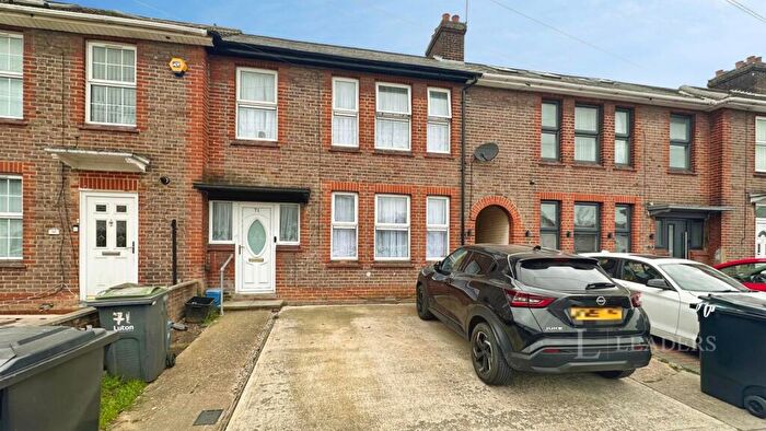3 Bedroom Semi Detached House To Rent In Maidenhall Road, Luton, Bedfordshire, LU4