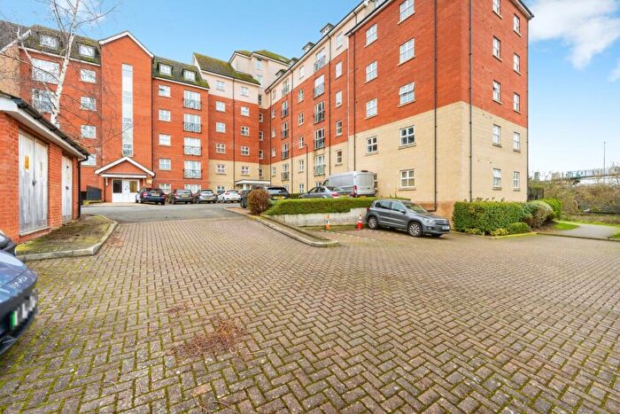 3 Bedroom Flat For Sale In Palgrave Road, Bedford, Bedfordshire, MK42