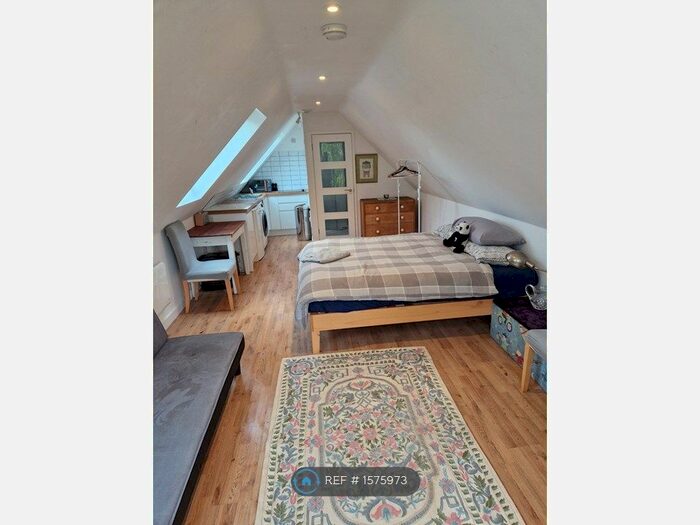 Studio To Rent In Mulberry House, Sutton Scotney, Winchester, SO21