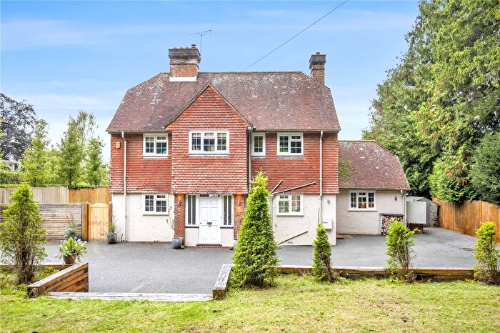 5 Bedroom Detached House For Sale In Chichester Road, Midhurst, West Sussex, GU29