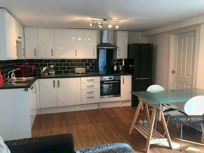 2 Bedroom Flat To Rent In Derngate, Northampton, NN1