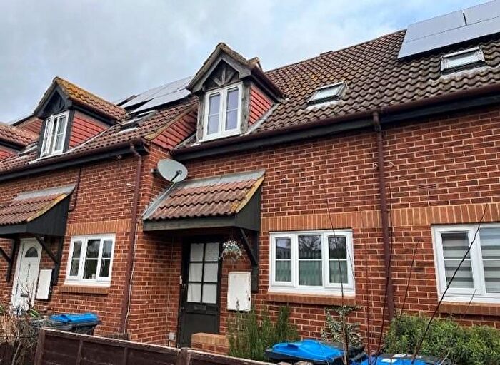 2 Bedroom Terraced House To Rent In Boundary Road, Colliers Wood, SW19