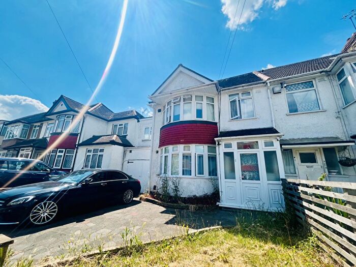 6 Bedroom Terraced House To Rent In Dudley Gardens, Harrow, HA2