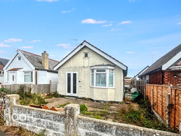 2 Bedroom Detached Bungalow To Rent In Rosemary Way, Clacton-On-Sea, CO15