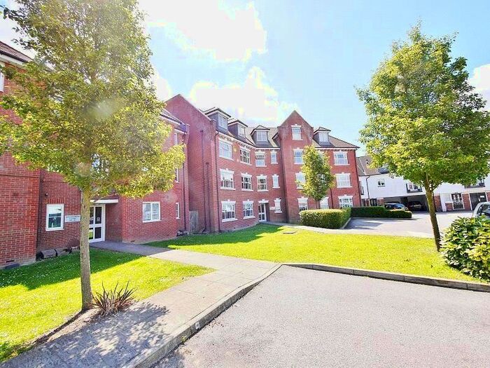 2 Bedroom Flat To Rent In Walter Mead Close, Ongar, CM5