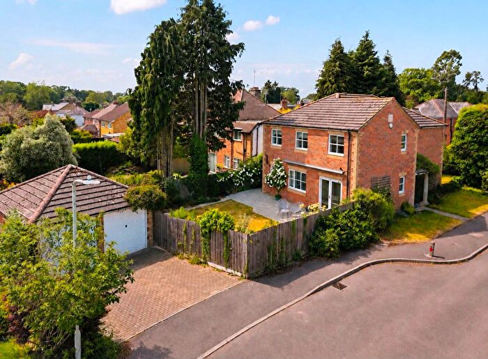 5 Bedroom Detached House For Sale In Kennington Place, Kennington, TN24