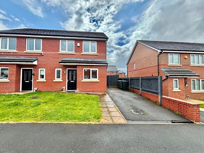 2 Bedroom Semi-detached House To Rent In Lingholme Drive, Middleton, Rochdale, M24