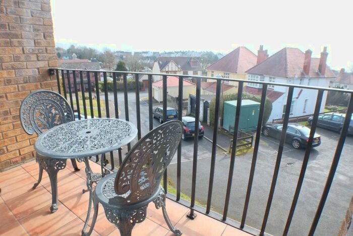 2 Bedroom Flat To Rent In Vivian Mansions, Sketty, Swansea, SA2