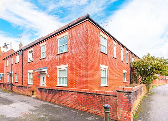 4 Bedroom Terraced House For Sale In Chivers Road, Devizes, Wiltshire, SN10