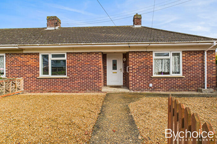 2 Bedroom Semi-Detached Bungalow To Rent In Highfield, Clare, CO10