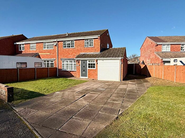 3 Bedroom Semi-Detached House For Sale In Bowland Way, Langley, SO45