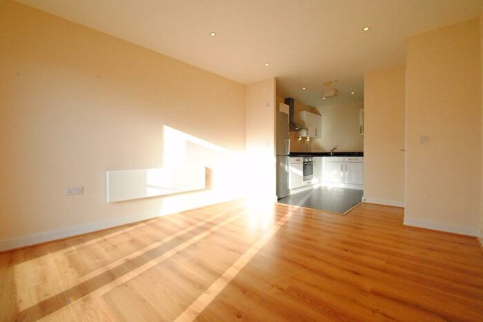 1 Bedroom Flat For Sale In Cherrywood Lodge, Birdwood Avenue, London, SE13